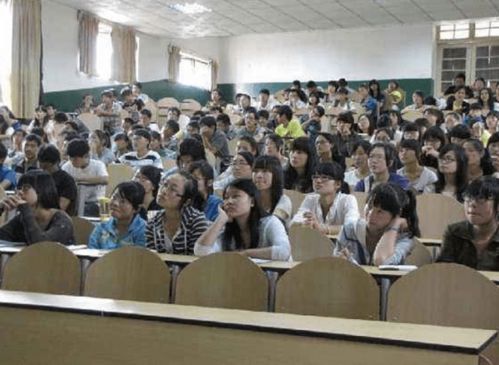 专科生迎不好消息 重点院校本科学历门槛提升，成人非学历教育成关注点